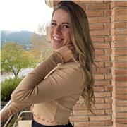 Soy estudiante de educación y primaria bilingüe, por lo que me gustaría dar clases a niños y niñas que cursen primaria
